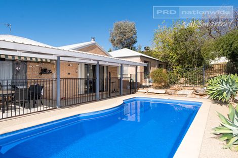 Property photo of 19 Yanko Crescent Bourkelands NSW 2650