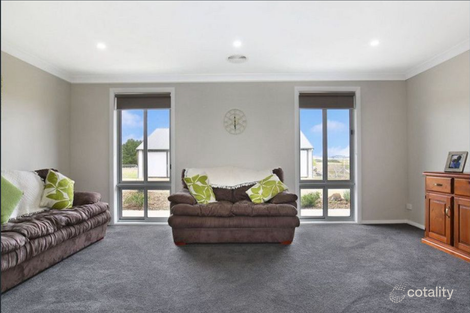 Property photo of 374 Burns Road Kellys Plains NSW 2350