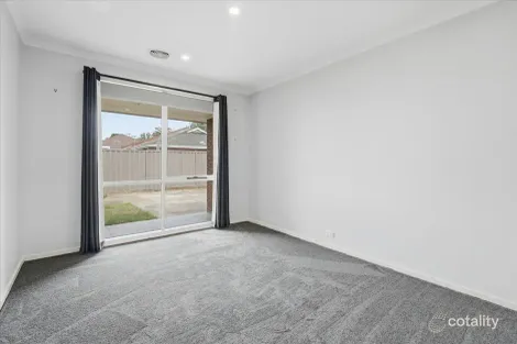 Property photo of 2/29 Deutgam Street Werribee VIC 3030