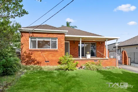 Property photo of 10 Knox Street Pendle Hill NSW 2145