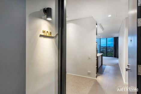 Property photo of 705/232 Wellington Road Kangaroo Point QLD 4169
