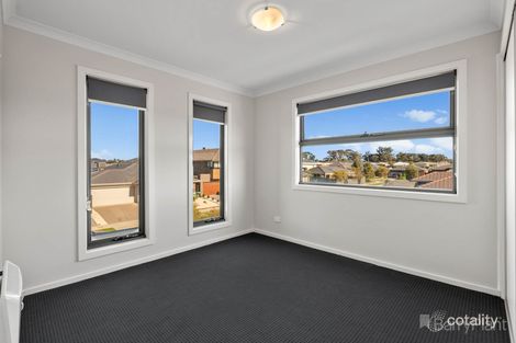Property photo of 8 Tinnadice Road Cranbourne East VIC 3977