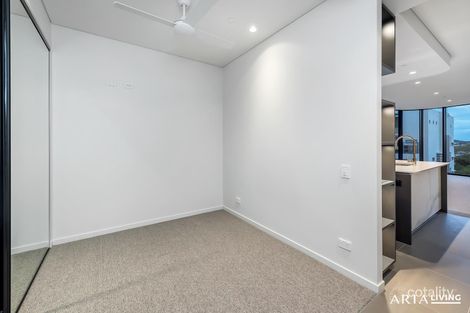 Property photo of 705/232 Wellington Road Kangaroo Point QLD 4169