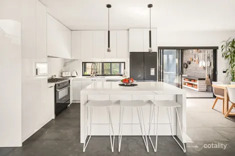 Property photo of 52 First Avenue Rosebud VIC 3939