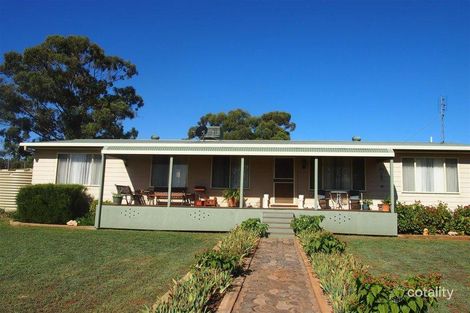 174a Caswell St, Peak Hill, NSW 2869