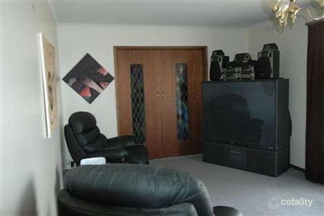 Property photo of 31 Molbray Street Wendouree VIC 3355