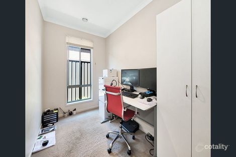 Property photo of 9 Rhinelander Close Clyde North VIC 3978