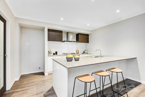 Property photo of 11 Nesting Vista Craigieburn VIC 3064