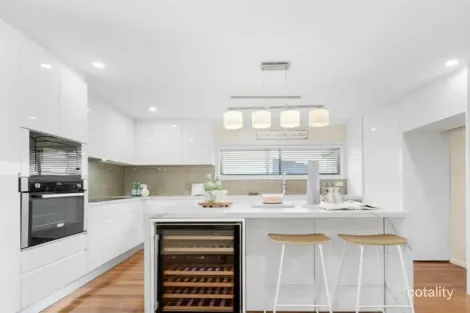 Property photo of 44 Cowley Crescent Prospect NSW 2148