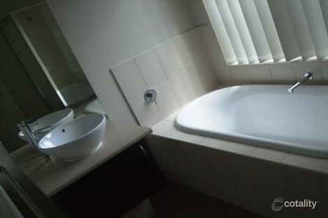 Property photo of 9 Lysterfield Walk Manor Lakes VIC 3024