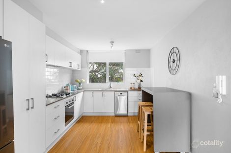 Property photo of 2/12 Charnwood Road St Kilda VIC 3182