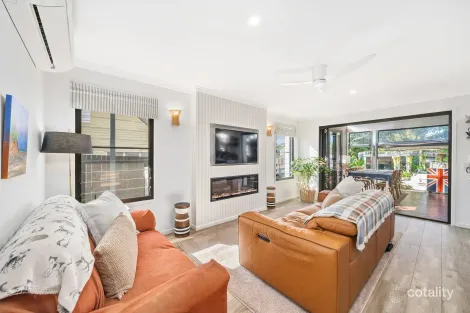 Property photo of 27 Murphy Street Scarborough QLD 4020