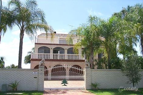 28 Sailaway St, Mermaid Waters, QLD 4218