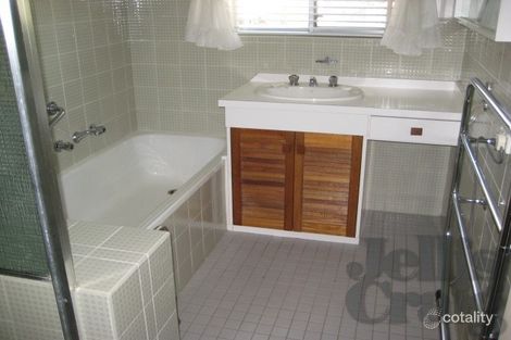 Property photo of 1/3 Elphin Grove Canterbury VIC 3126