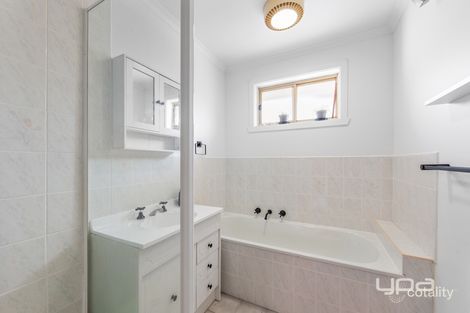 Property photo of 2/22 Garfield Street St Albans VIC 3021
