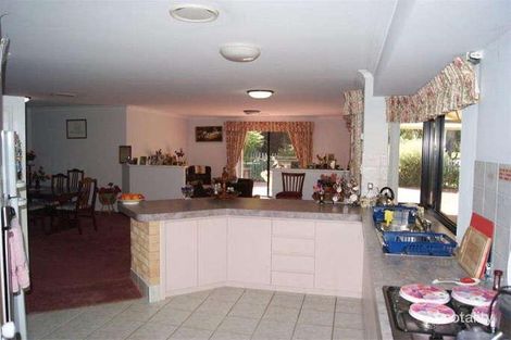 Property photo of 41 Sunningdale Chase Meadow Springs WA 6210