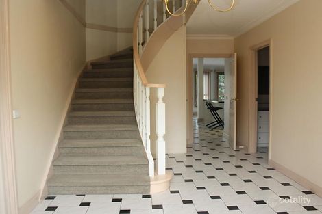 Property photo of 47 Inverness Way Balwyn North VIC 3104