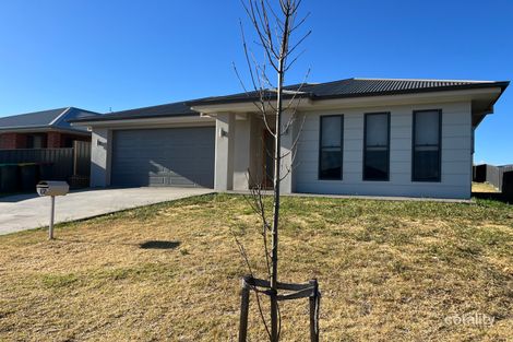 17 Barber St, Kootingal, NSW 2352