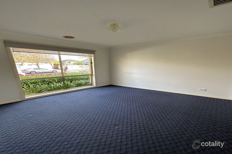 Property photo of 5 Blenheim Way Caroline Springs VIC 3023