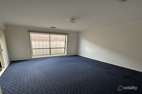 Property photo of 5 Blenheim Way Caroline Springs VIC 3023