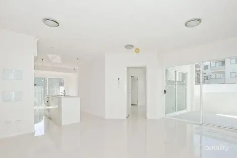 2/37 Allenby St, Spring Hill, QLD 4000