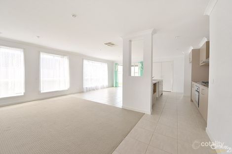 Property photo of 34 Beechtree Way Cranbourne North VIC 3977