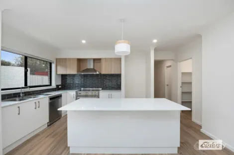 Property photo of 5A Anita Court Kangaroo Flat VIC 3555