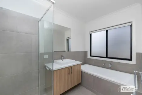 Property photo of 5A Anita Court Kangaroo Flat VIC 3555