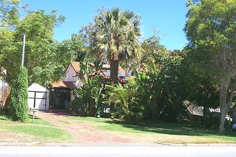 6 Beach St, Bicton, WA 6157