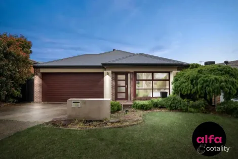 14 Bonneville Pde, Pakenham, VIC 3810