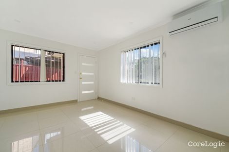 Property photo of 4 Ferraro Close Edensor Park NSW 2176