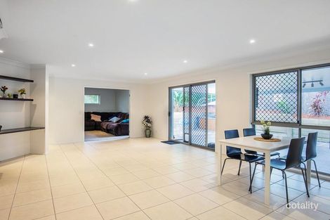 Property photo of 15 Beaumont Crescent Pacific Pines QLD 4211