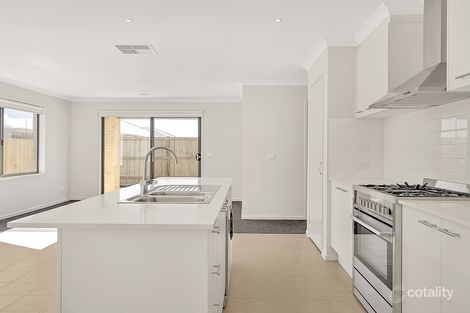 Property photo of 5 Allerby Crescent Mickleham VIC 3064