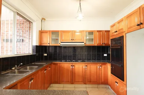 Property photo of 1/5 Eldon Avenue Georges Hall NSW 2198