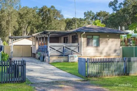 23 Warner Ave, Tuggerawong, NSW 2259