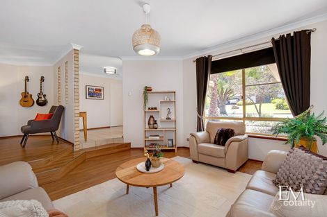 Property photo of 19 Hollingsworth Way Leeming WA 6149