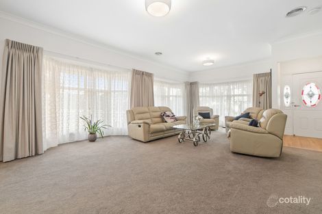 Property photo of 15 Louise Baille Avenue Narre Warren South VIC 3805