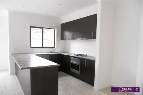 Property photo of 1/231 Thames Boulevard Tarneit VIC 3029