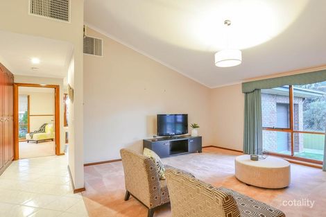 Property photo of 2 Bentley Court Happy Valley SA 5159