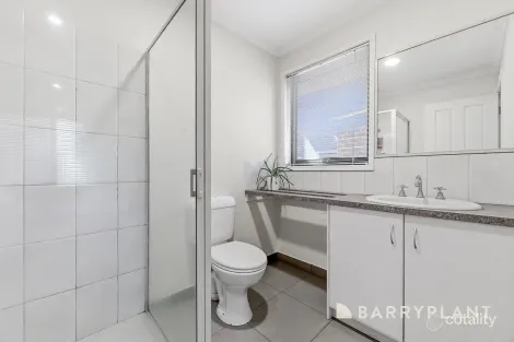 Property photo of 26 Jarryd Crescent Berwick VIC 3806