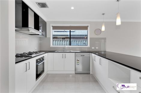 Property photo of 20 Brittle Gum Road Cranbourne East VIC 3977