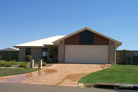 25 Chancellor Dr, Avenell Heights, QLD 4670