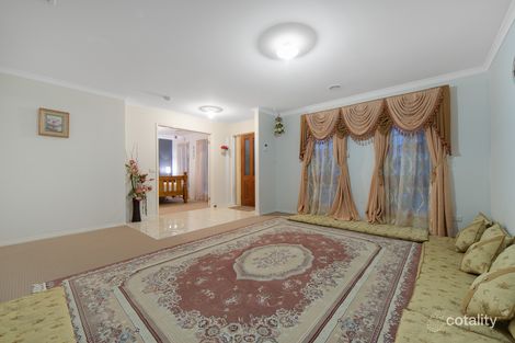 Property photo of 5 Nariel Place Cranbourne West VIC 3977