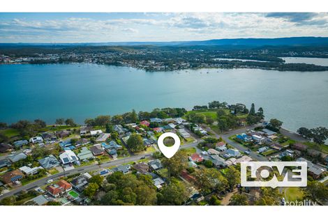 Property photo of 1/59 Middle Point Road Bolton Point NSW 2283