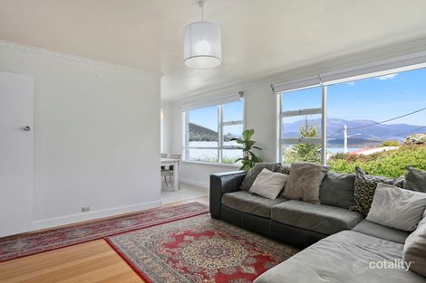 Property photo of 7 Cedar Street Lindisfarne TAS 7015