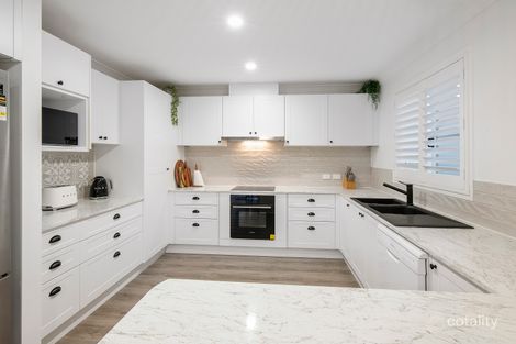 Property photo of 10 Tamarind Place Pimpama QLD 4209