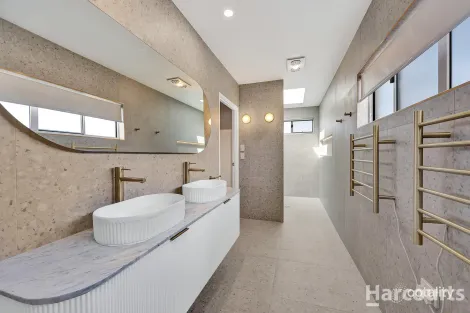 77 WISTERIA ST, BARGARA, QLD 4670