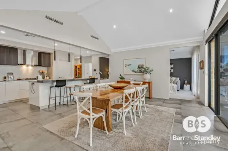 Property photo of 16 Chestnut Boulevard Millbridge WA 6232