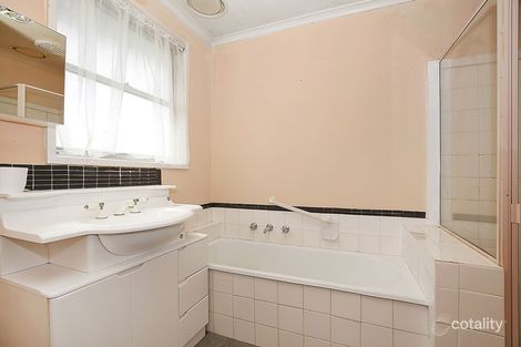 Property photo of 13 Bassett Court Colac VIC 3250