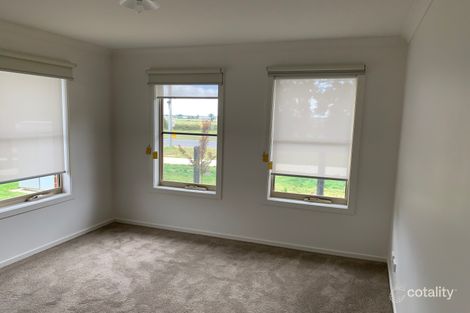 Property photo of 16 Addison Close Officer VIC 3809